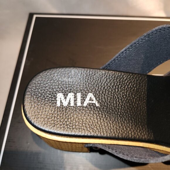 Mia Stefani Dual-Strap Platform Sandals Black - Picture 8 of 11
